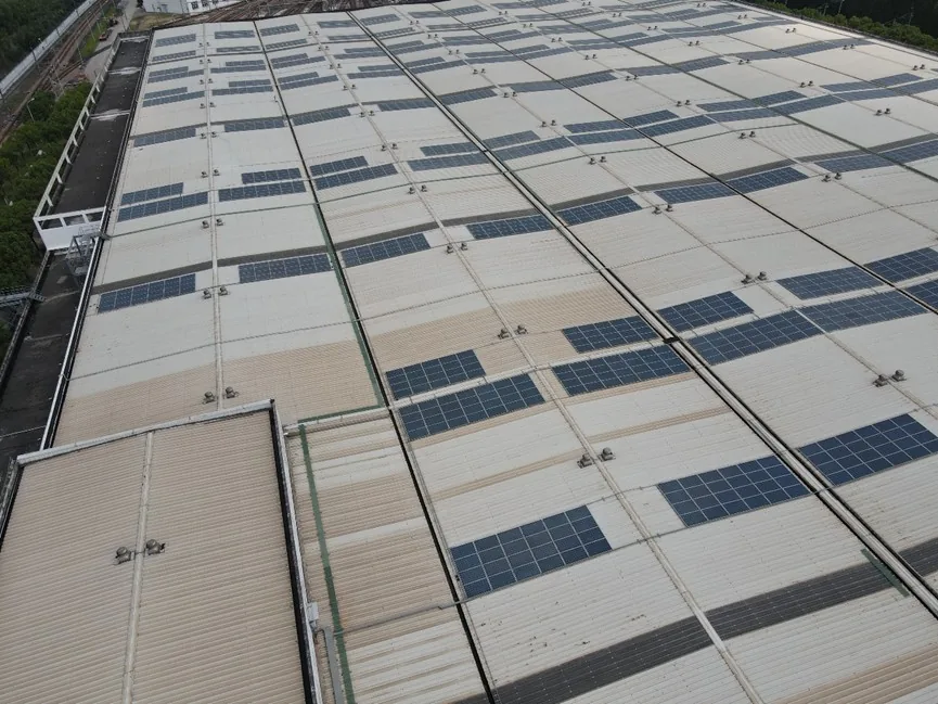 Sparsely installed traditional PV modules on the roof of Shanghai Metro Fujin Road Parking and Inspection Depot